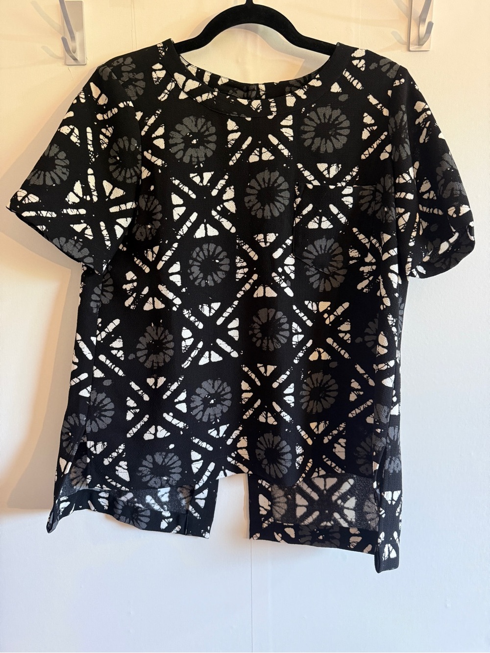 Madewell Size S Black White Batik Print Button Back Short Sleeve Blouse Top